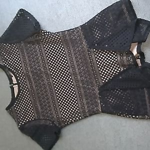 BCBG MAXAZRIA Black Short sleeve Cut Out Net Top Sz S Fitted Waist